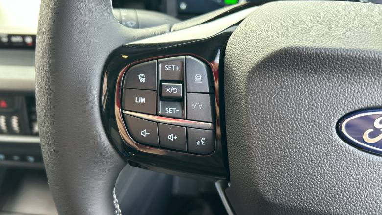 Ford Transit Courier E-Transit Courier 100kW 43kWh Trend Van Auto